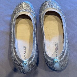 Bandolino Shimmering Silver Ballet Flats